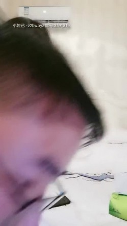 生猛约啪大神【野狼出击】老王情迷学生装制服诱惑骚表妹 爆裂黑丝穿着制服啪啪猛操 抱着操够猛劲 高清源码录制 截图16