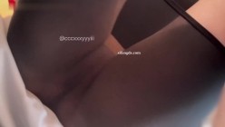 极品调教博主，【狗爹和小桃】小母狗超骚，付费群，这妹子的巨乳是真的顶 截图16
