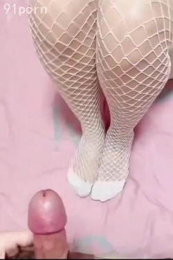 和美女邻居在她家里偷情 ️孩子在外使劲敲门要进来 ️紧张又刺激完美露脸 截图5