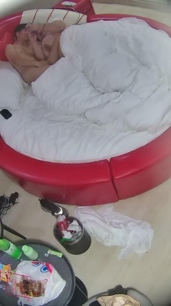情趣台强烈推荐 超级大坦克 胖得很匀称 个人觉得一点不难看 脸型也不错 这奶子太大 好想闷进去 截图15