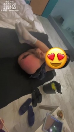 超牛约啪大神“总华探长的小狗”又一位从0到1调教成功的母狗 在校大一学生妹+银行职员 截图5