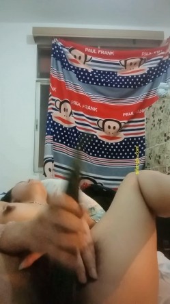 【裸代】19年最新第三期短发美女黎小X 大胆开放自拍自慰 还有男友 被发现肯定分 截图10