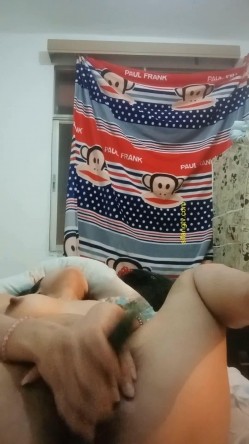 【裸代】19年最新第三期短发美女黎小X 大胆开放自拍自慰 还有男友 被发现肯定分 截图11