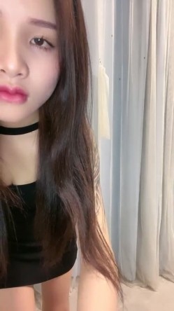 超级推荐！女神终于突破自我~【婷婷】害我打了两飞机~！！这期女神终于好好坐着，脸点同框自慰，过瘾！ 截图5