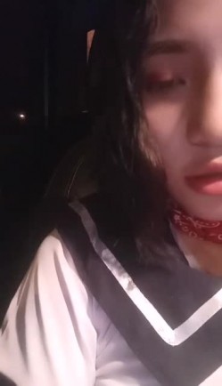 样子纯情的女主播穿着水手制服勾搭小车司机路边车震美女主播下面毛真多 截图6