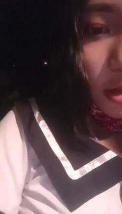 样子纯情的女主播穿着水手制服勾搭小车司机路边车震美女主播下面毛真多 截图9