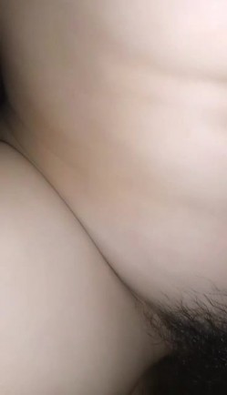 样子纯情的女主播穿着水手制服勾搭小车司机路边车震美女主播下面毛真多 截图13