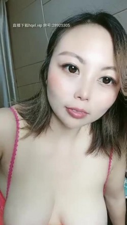 无毛白皙萌妹姐妹花双女互舔跳蛋塞逼玩弄，再和眼镜男啪啪口交网袜足交，骑乘猛操射精再逼上 截图8