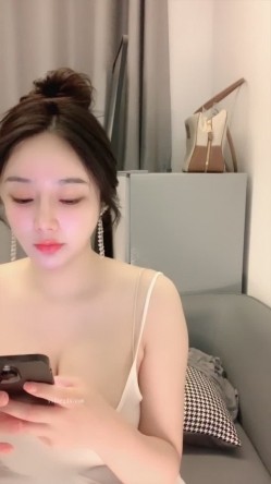 九头身极品御姐！【175车模小雨】漂亮巨乳翘臀美逼超诱人 截图7