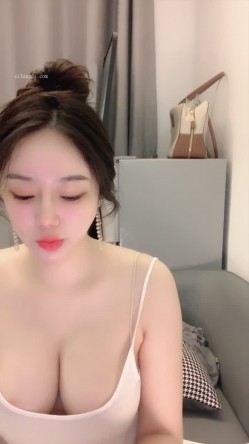 九头身极品御姐！【175车模小雨】漂亮巨乳翘臀美逼超诱人 截图8