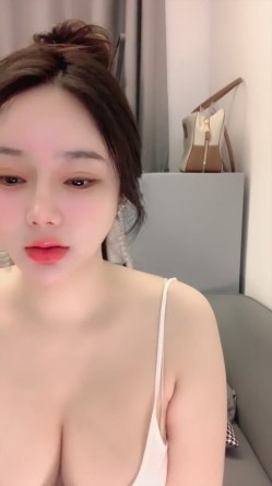 九头身极品御姐！【175车模小雨】漂亮巨乳翘臀美逼超诱人 截图9