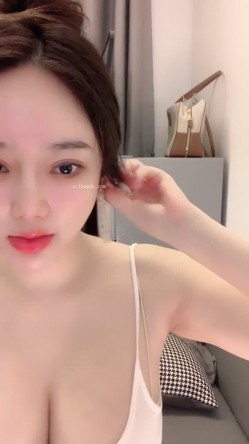 九头身极品御姐！【175车模小雨】漂亮巨乳翘臀美逼超诱人 截图12