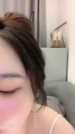 九头身极品御姐！【175车模小雨】漂亮巨乳翘臀美逼超诱人 截图14