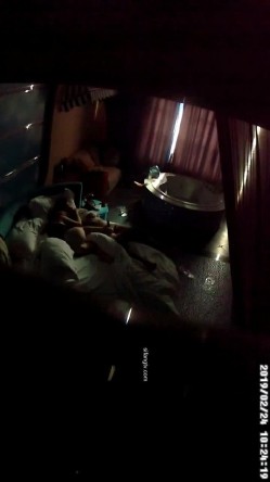 360摄像头最新超值珍藏《最新情侣主题酒店偷拍妹子被干到脚软》 截图8