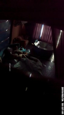 360摄像头最新超值珍藏《最新情侣主题酒店偷拍妹子被干到脚软》 截图10