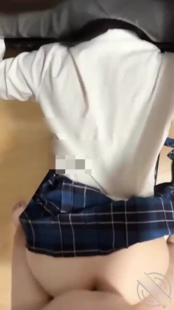 外站打炮大神【正义君】牛仔裤jk粉裙，户外调教内射口爆，多场景爆操巨乳极品人妻 截图15