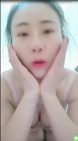 俩极品少妇直播网约嫖客来家无套3P轮空一个姐姐近景拍摄有特点 截图2