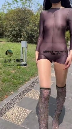九头身大长腿骚妇「金秘书」全量推特资源 商场大尺度露出、挂挡杠插逼、肛塞脱肛 截图7