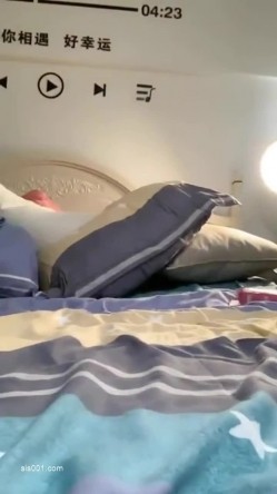 漂亮大奶少妇 吊带白丝身材丰满 逼肥淫水多 在家被大鸡吧小哥各种输出 内射 截图10
