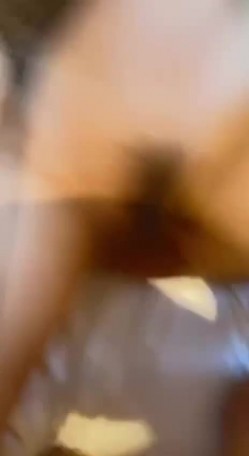 白金泄密流出杭州气质女白领刘婷和包皮男友自拍性爱视频被用毛笔玩逼 截图16