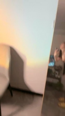 女神极品女友，颜值界的扛把子，先爬下给细腻口交，无套后入，换了好多姿势，最后撸射在阴毛上真爽 截图10