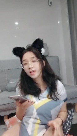 极品高颜冷艳御姐，反差小妈感女主播「金刚护撸娃」「小奶猫」密码房激情淫语撩骚，和姐妹下海大秀，互舔互口假鸡巴互插 截图8
