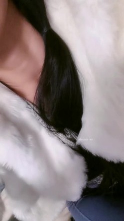 极品颜值骚妇，【小水泡萝卜】跳蛋S逼，粉丝互动，淫声都能听射，窃窃私语，勾魂摄魄娇喘 截图11