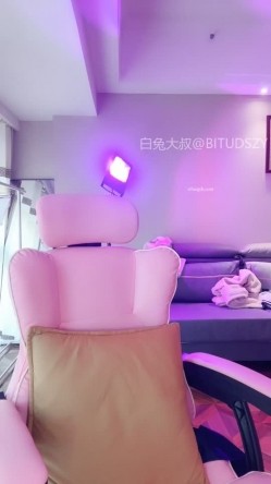 ️神级女神【董小姐】高端女神！模特身材~裸舞~道具自慰~白浆直流！ 截图2