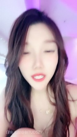 ️神级女神【董小姐】高端女神！模特身材~裸舞~道具自慰~白浆直流！ 截图13
