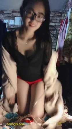 曾经火爆全网的私圈土豪定制高颜值大二露脸美女吴x晶学校宿舍紫薇露出 截图3