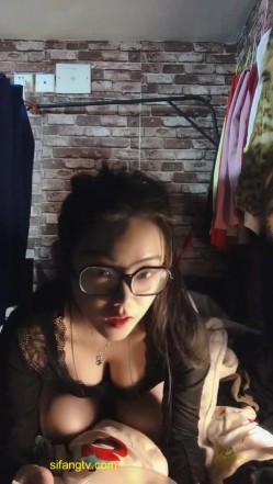 曾经火爆全网的私圈土豪定制高颜值大二露脸美女吴x晶学校宿舍紫薇露出 截图7