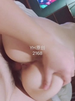 极品身材高挑御姐『YH216』绿帽男友找单男操性瘾女友 自己一旁观看撸屌 截图12