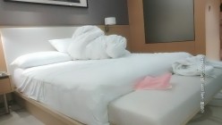 探花朗李寻欢_啪啪极品马尾辫外围妹，超近距离特写口交，拿着手机直接拍特写干B3 截图5