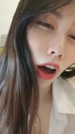 极品高颜冷艳御姐，反差小妈感女主播「金刚护撸娃」「小奶猫」激情淫语撩骚，和姐妹下海大秀，互舔互口假鸡巴互插 截图10