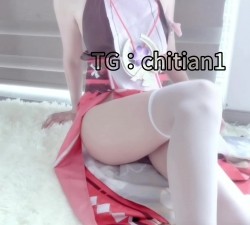 可盐可甜COS抽像福利姬【池甜chitian1】露脸性爱视图，自慰喷水上吊，各种母狗行为 截图12