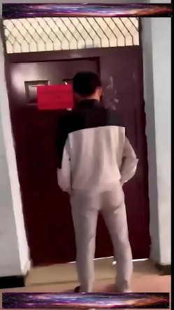 【新瓜】云南昆明某高校 情侣在计算机小组办公室偷情，老师突然敲门吓惨了，开门后还装作在学习！ 截图14