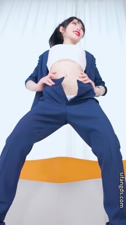 【艺舞吧】超高颜值性感『双胞胎姐妹』相互脱衣性感裸舞激情热吻感受双倍快乐 截图1