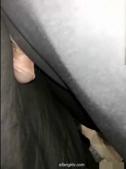 掀裙子顶射托福班黑丝女神 截图4