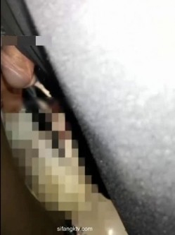 掀裙子顶射托福班黑丝女神 截图11