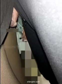掀裙子顶射托福班黑丝女神 截图12