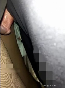 掀裙子顶射托福班黑丝女神 截图14