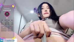 ️大奶子校花！超骚【PuppyPorn090】付费门票房 尝试原相机插入高潮喷水 截图15