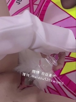 最新网红瓜曝光，抖音二次元卡哇伊可盐可甜高颜美少女【小九酱】露脸定制私拍，美鲍美菊道具紫薇啪啪呻吟销魂，撸点很高 截图10