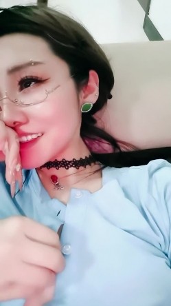【戴眼镜的老师】淫荡三女 狂约技师 争着吃鸡吧 无套啪啪 骑乘吃奶 内射 口爆 截图8