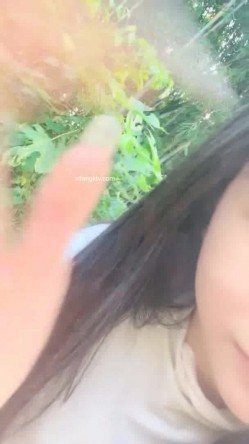 校花系~【京鱼儿】19岁童颜巨乳~女仆学生制服~道具自慰~流！高颜值，户外漏奶子，菊花还挺不错！ 截图8