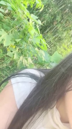 校花系~【京鱼儿】19岁童颜巨乳~女仆学生制服~道具自慰~流！高颜值，户外漏奶子，菊花还挺不错！ 截图9