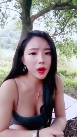 国产女主播 勾引环卫工大爷 截图2