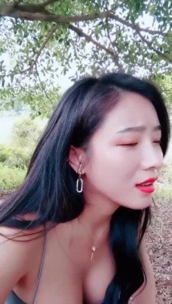 国产女主播 勾引环卫工大爷 截图4