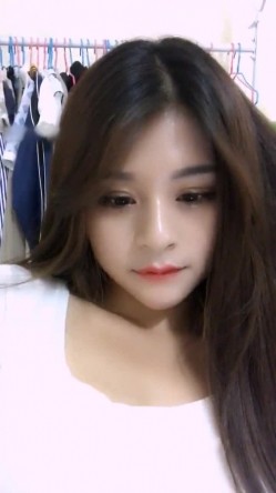 漂亮妹子情话全裸道具自慰秀身材很不错性感大屁股喜欢的不要错过 截图1