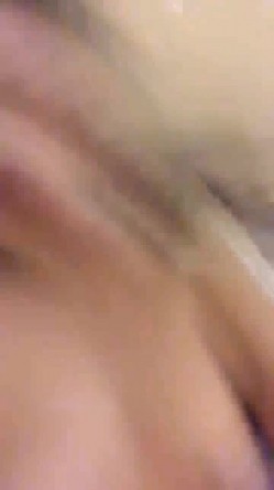 漂亮妹子情话全裸道具自慰秀身材很不错性感大屁股喜欢的不要错过 截图10